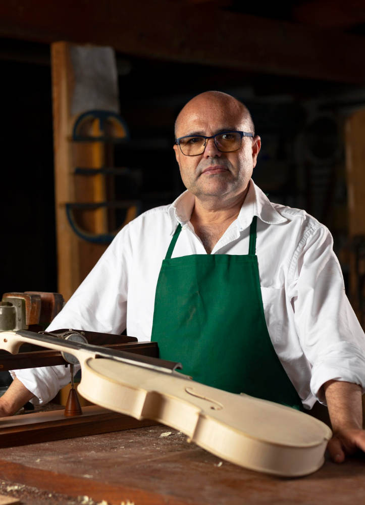 Master Craftsman :  Image by freepik